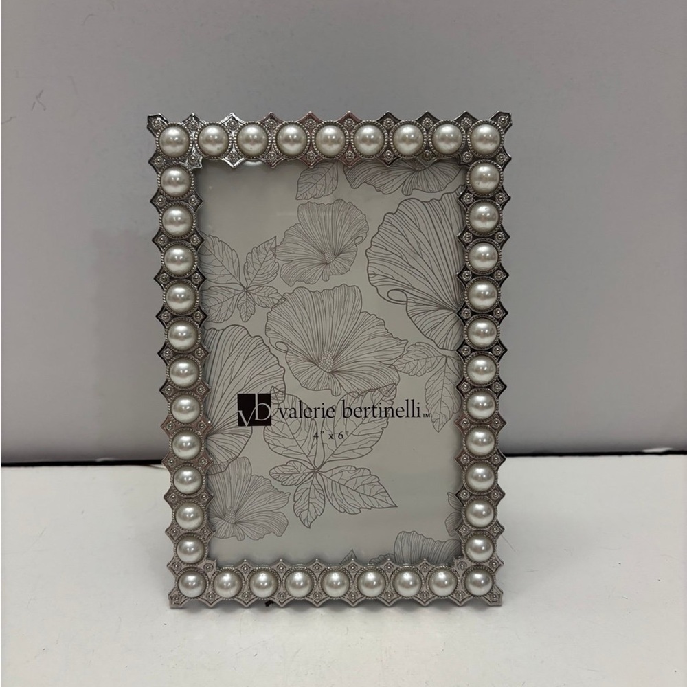 Valerie Bertinelli White Bead pearls picture frame